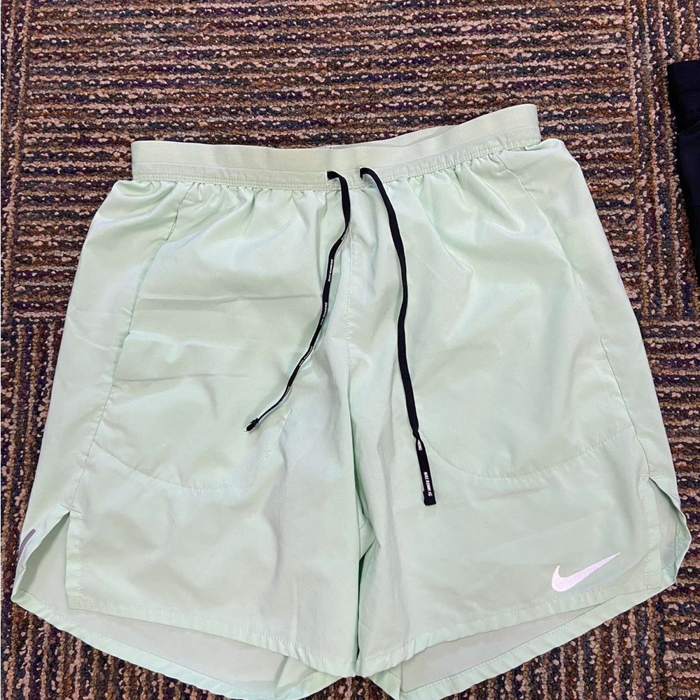 Vintage Nike 5” Inseam Shorts SIZE S